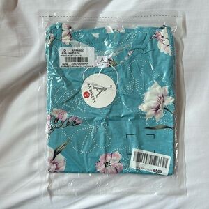 Maxi dress. Sleeveless.